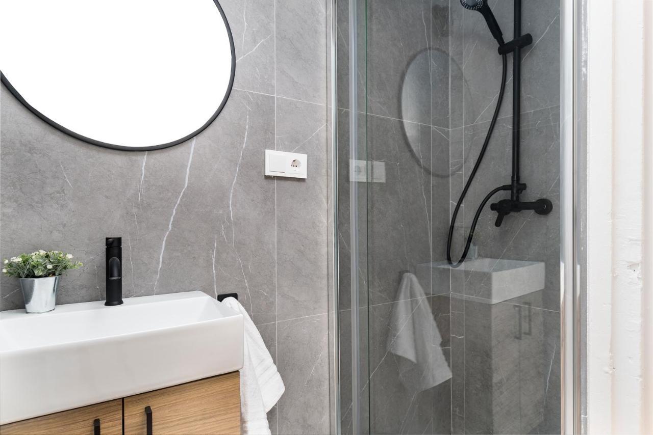 Apartamento Plaza De La Merced 4 Habitaciones Málaga Eksteriør bilde