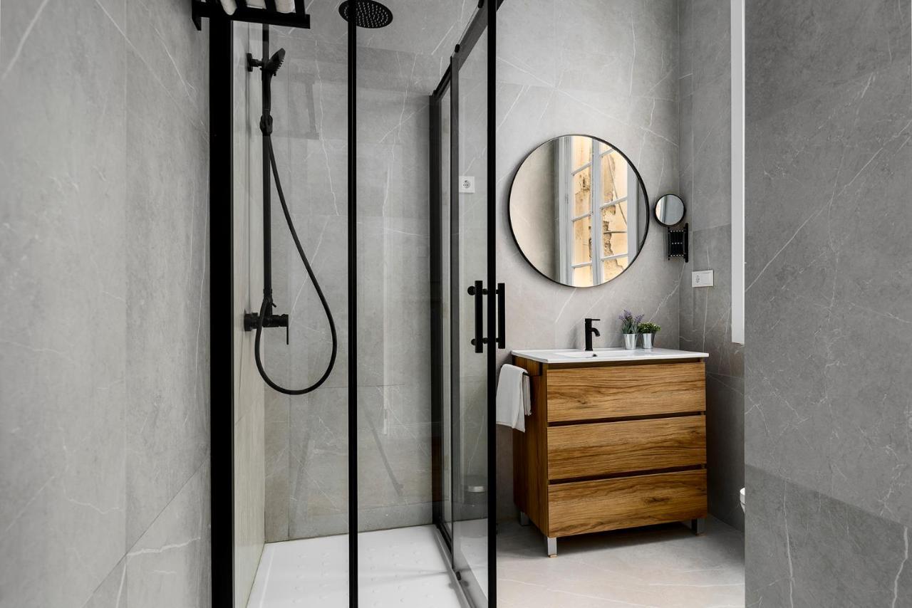 Apartamento Plaza De La Merced 4 Habitaciones Málaga Eksteriør bilde